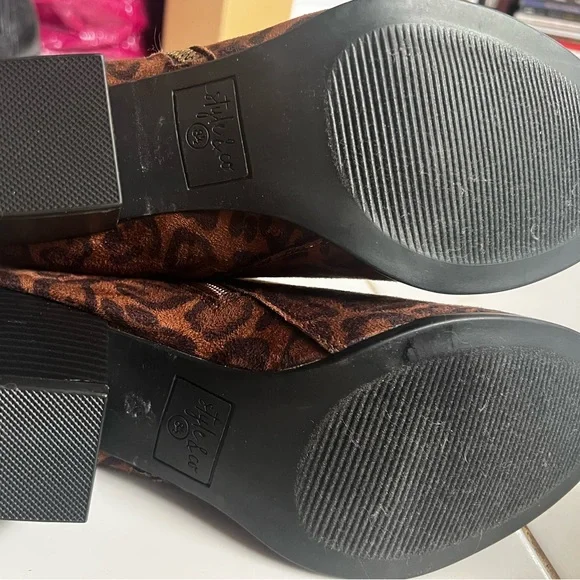 Style & Co Women's Masrinaa Ankle Booties NWOB Size 8.5 - Picture 7 of 7